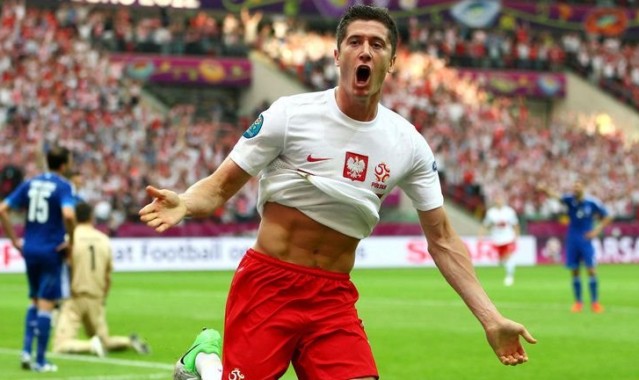  莱万多夫斯基重返安联球场受追捧  