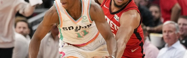  穆雷末节21分马刺逆转火箭  