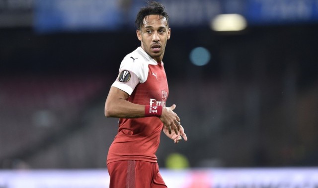  阿森纳防线失误造致命失球  