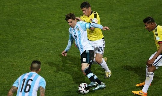  梅斯德比战万人空巷激情四射  