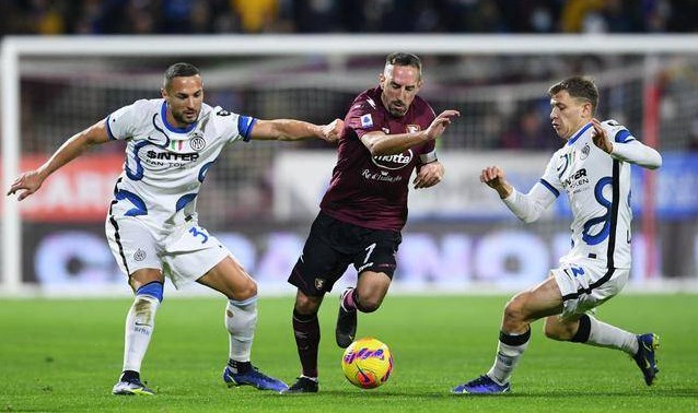  国际米兰青春风暴席卷意甲客场大胜萨勒尼塔纳  