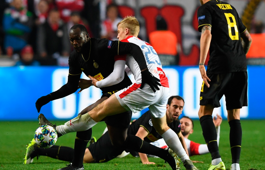  米兰德比争议红牌，VAR判定引发热议  