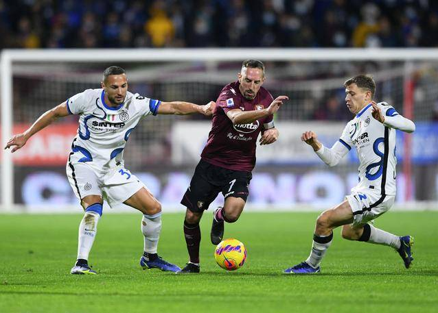  国际米兰青春风暴席卷意甲客场大胜萨勒尼塔纳  