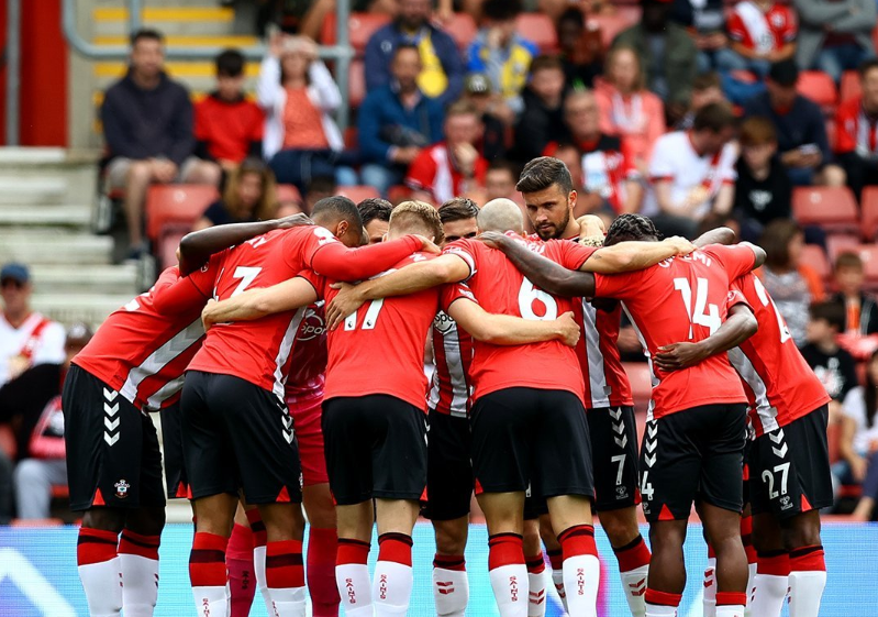  曼联锋线火力全开，主场三球完胜切尔西